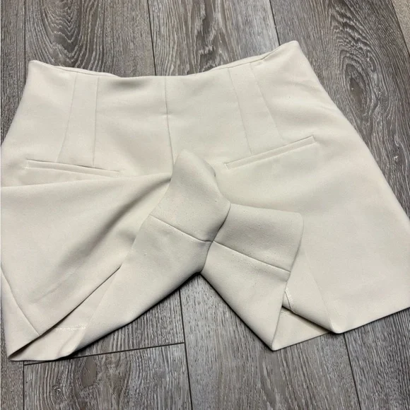 Zara Cream High Waist Women's Shorts - Picture 8 of 11